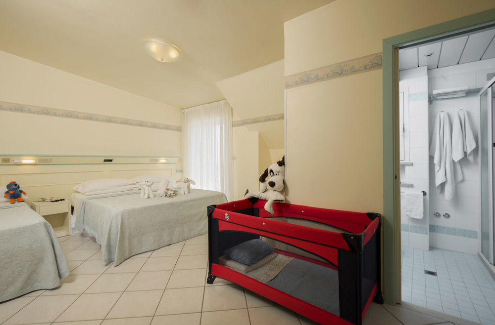 Hotel Arizona Riccione Extérieur photo
